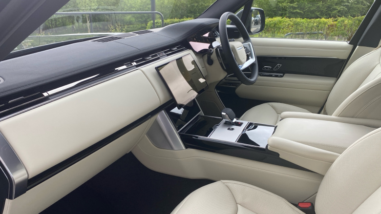 Land Rover Range Rover 3.0 D300 Edition 4dr Auto Diesel Estate